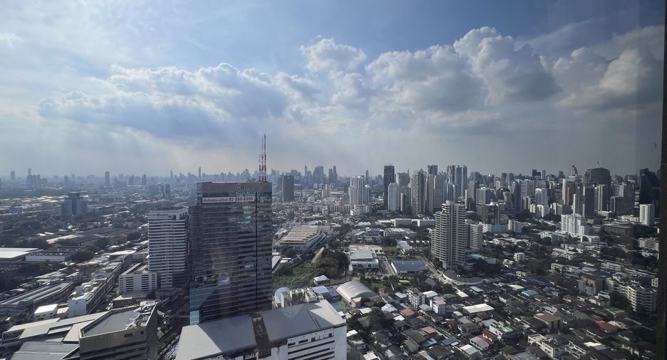 For rent 1 bed condo in Khlong Toei, Bangkok