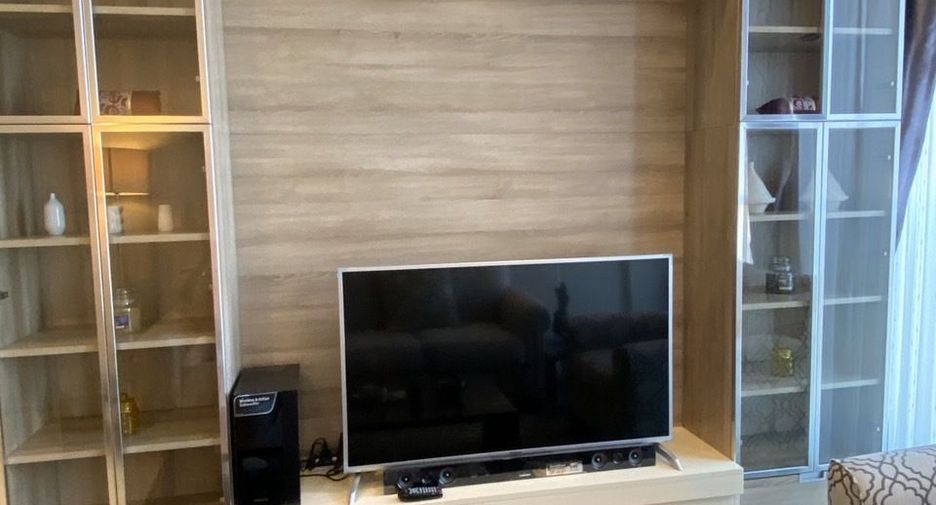 For rent 2 bedrooms condo in Pathum Wan, Bangkok