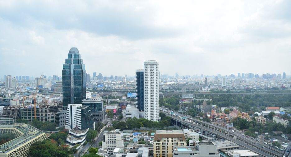 For rent 2 bedrooms condo in Pathum Wan, Bangkok