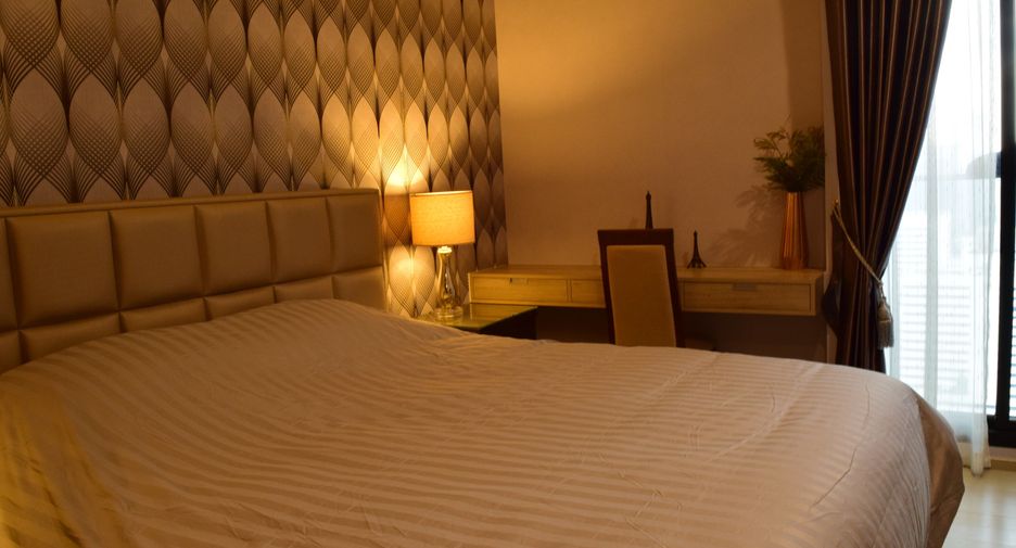 For rent 2 bedrooms condo in Pathum Wan, Bangkok