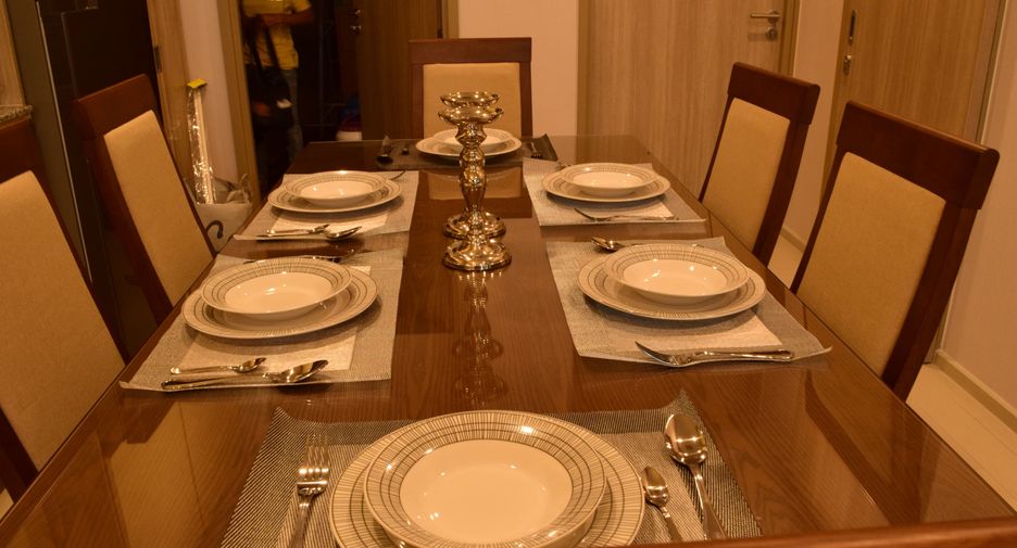 For rent 2 bedrooms condo in Pathum Wan, Bangkok