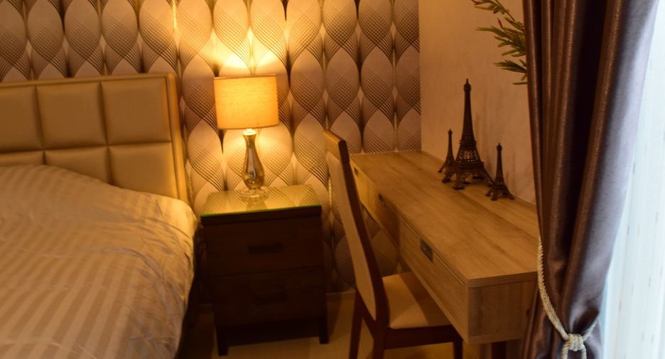 For rent 2 bedrooms condo in Pathum Wan, Bangkok