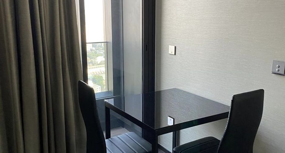 Condo en alquiler de 1 habitaciones en Khlong Toei, Bangkok
