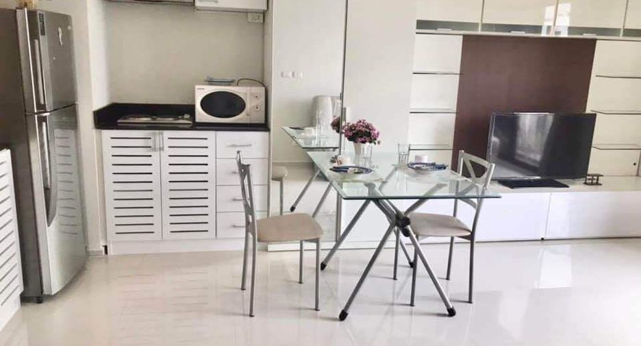 For rent 1 bed condo in Khlong Toei, Bangkok
