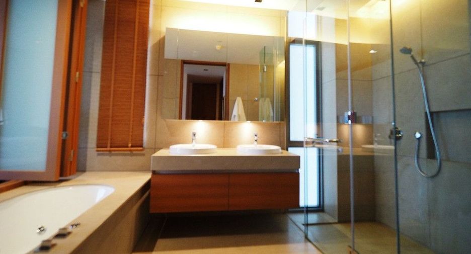 Condo en alquiler de 2 habitaciones en Sathon, Bangkok