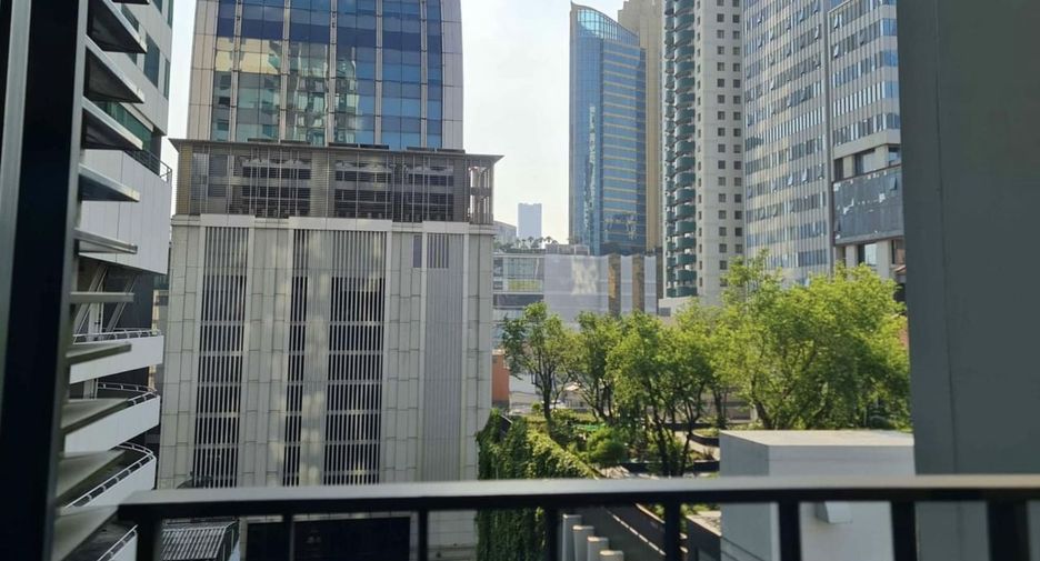 For rent 1 bed condo in Khlong Toei, Bangkok