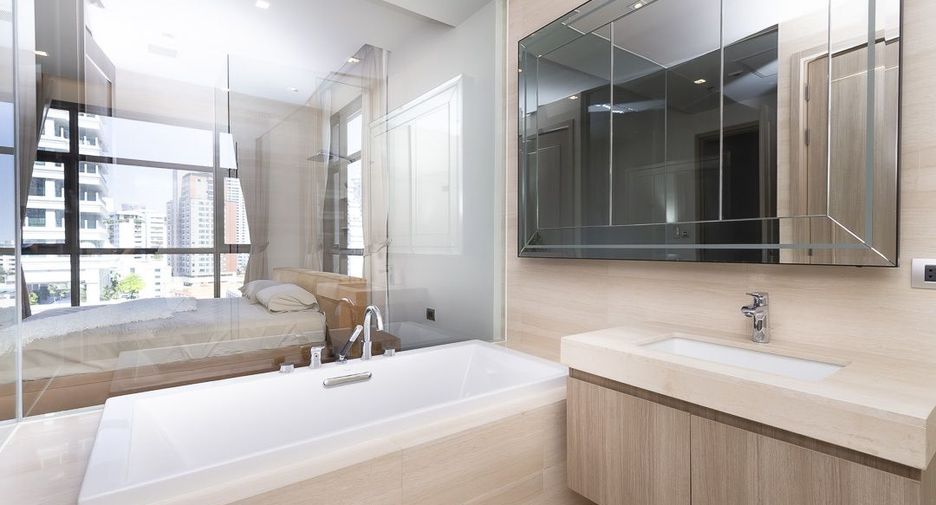 For rent 2 bedrooms condo in Khlong Toei, Bangkok