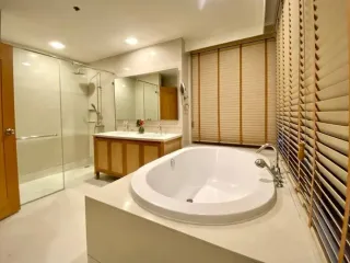 出租 3 卧室 公寓 在 Khlong Toei, 曼谷