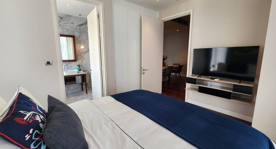 For rent 2 bedrooms condo in Watthana, Bangkok