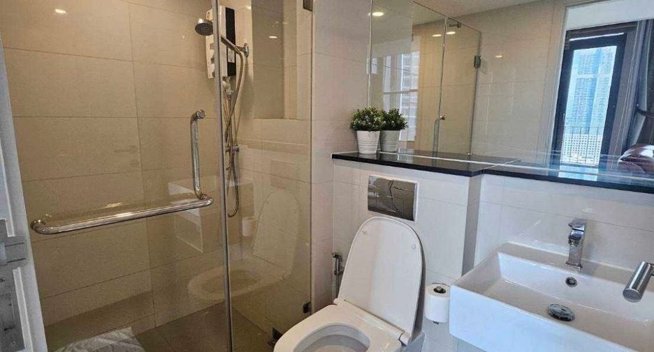 For rent 1 bed condo in Sathon, Bangkok