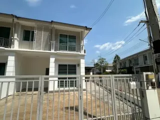 出售 3 卧室 联排别墅 在 Mueang Chiang Mai, Chiang Mai