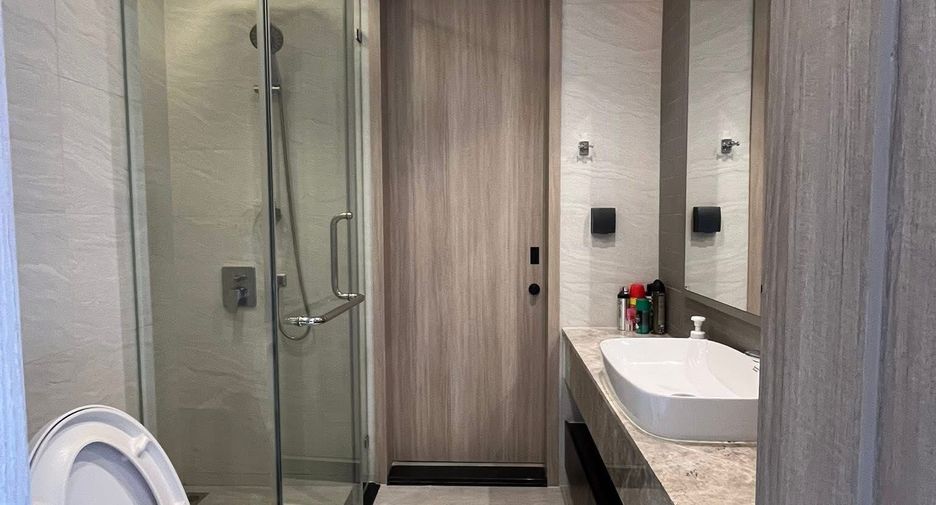 For rent 1 bed condo in Pathum Wan, Bangkok