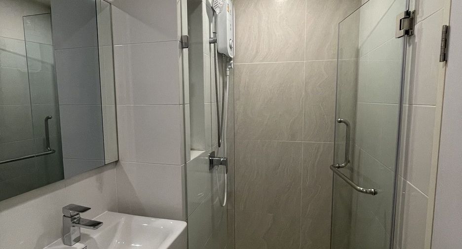For rent 2 bedrooms condo in Khan Na Yao, Bangkok