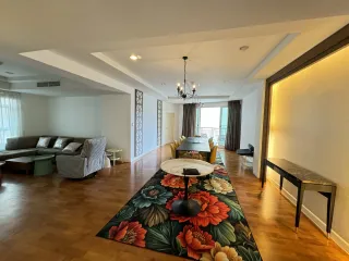 For rent 3 bedrooms condo in Sathon, Bangkok