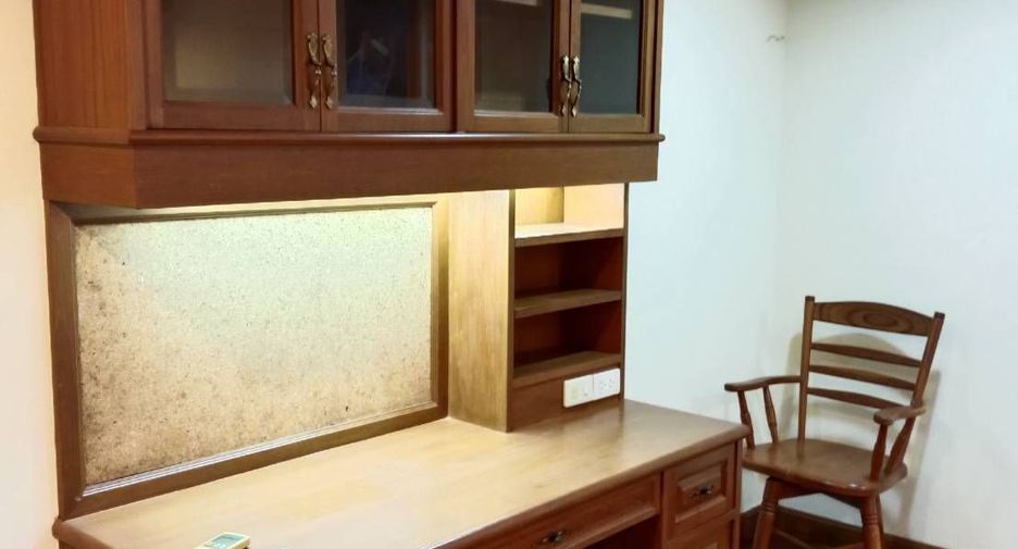 For rent 3 bedrooms condo in Watthana, Bangkok