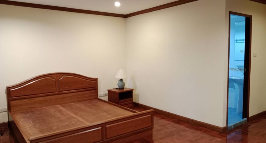 For rent 3 bedrooms condo in Watthana, Bangkok