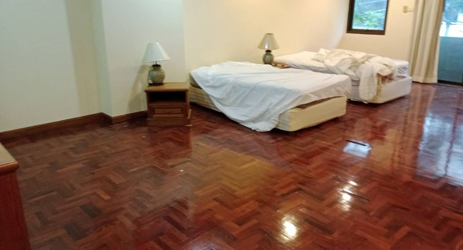 For rent 3 bedrooms condo in Watthana, Bangkok