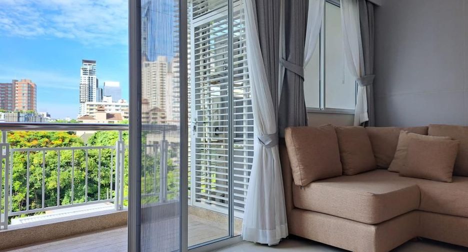 For rent 2 bedrooms condo in Watthana, Bangkok