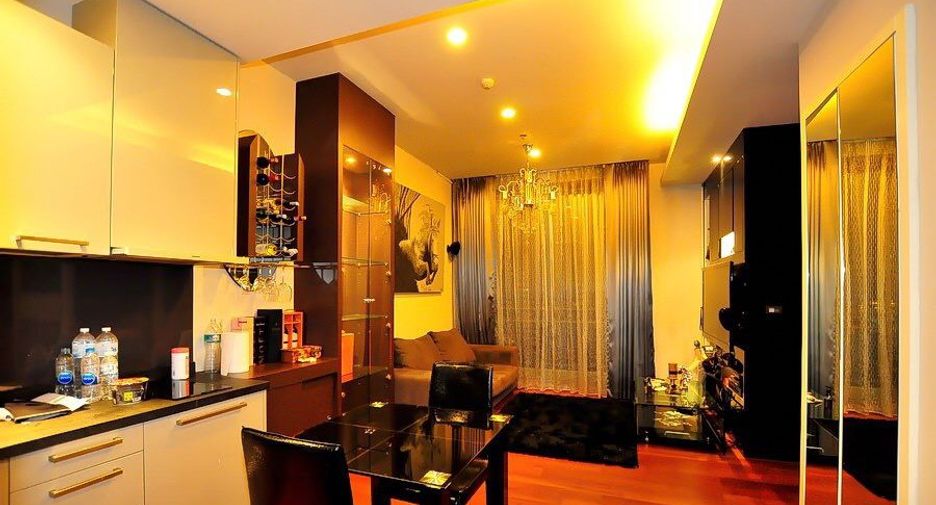 For rent 1 bed condo in Watthana, Bangkok