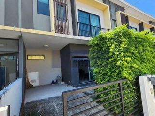 Reihenhaus zur Miete mit 4 Zimmer in Suan Luang, Bangkok