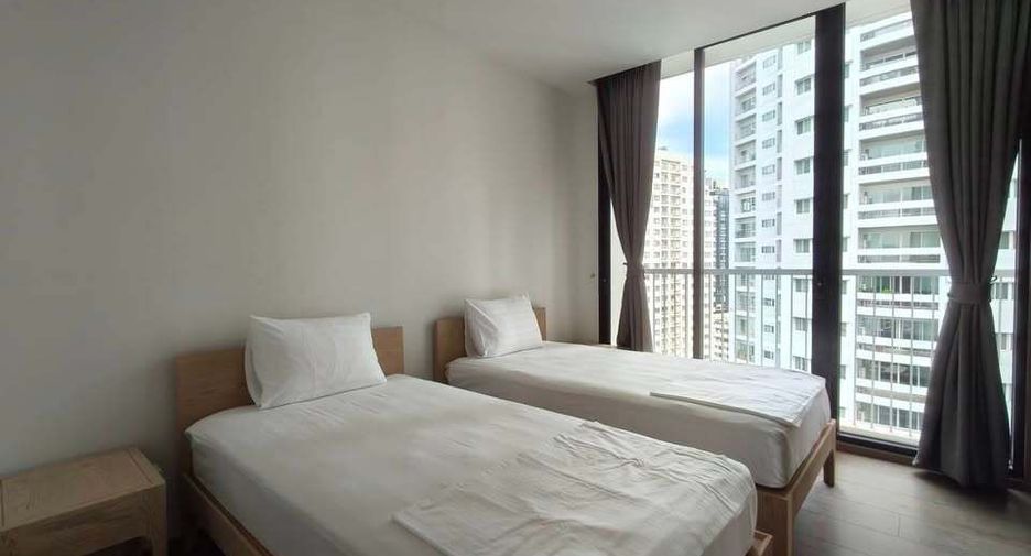 For rent 2 bedrooms condo in Khlong Toei, Bangkok