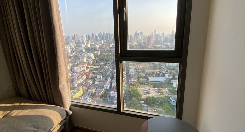 For rent 2 bedrooms apartment in Watthana, Bangkok