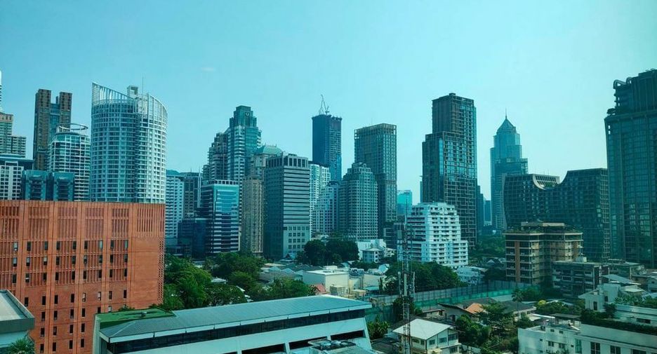 For rent 2 bedrooms condo in Pathum Wan, Bangkok