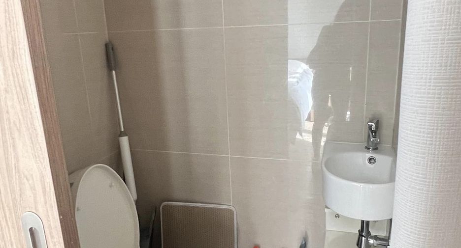 For rent studio condo in Khlong Toei, Bangkok