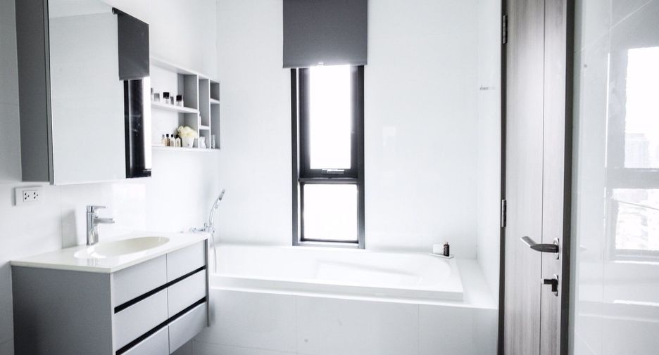 For rent 2 bedrooms condo in Watthana, Bangkok