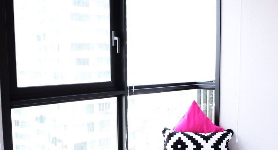 For rent 2 bedrooms condo in Watthana, Bangkok