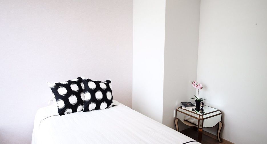For rent 2 bedrooms condo in Watthana, Bangkok