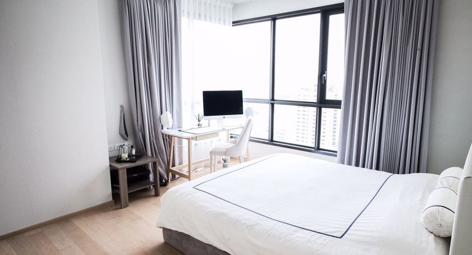 For rent 2 bedrooms condo in Watthana, Bangkok