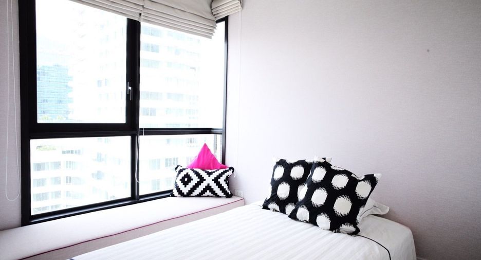 For rent 2 bedrooms condo in Watthana, Bangkok