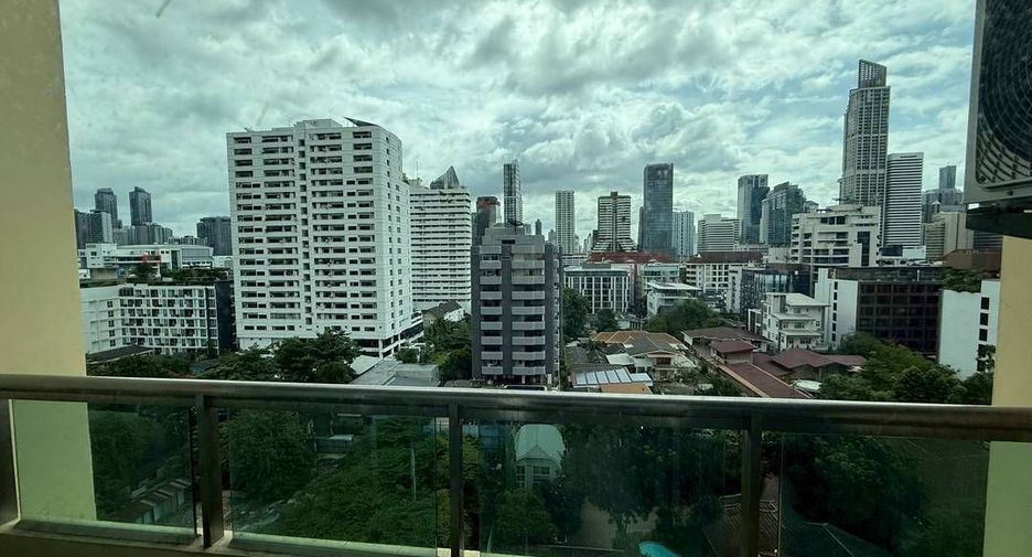 For rent 2 bedrooms condo in Watthana, Bangkok