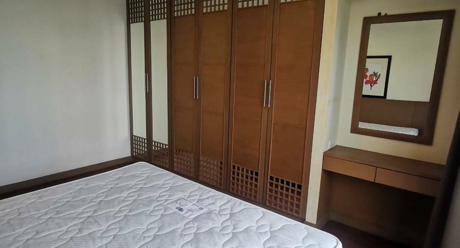 For rent 1 bed condo in Phra Khanong, Bangkok