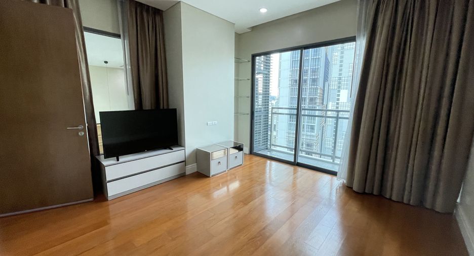 Condo en alquiler de 3 habitaciones en Khlong Toei, Bangkok