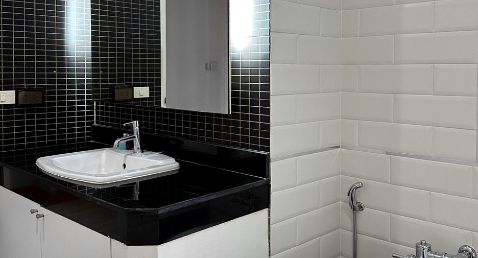 Apartamento en alquiler de 1 habitaciones en Khlong Toei, Bangkok
