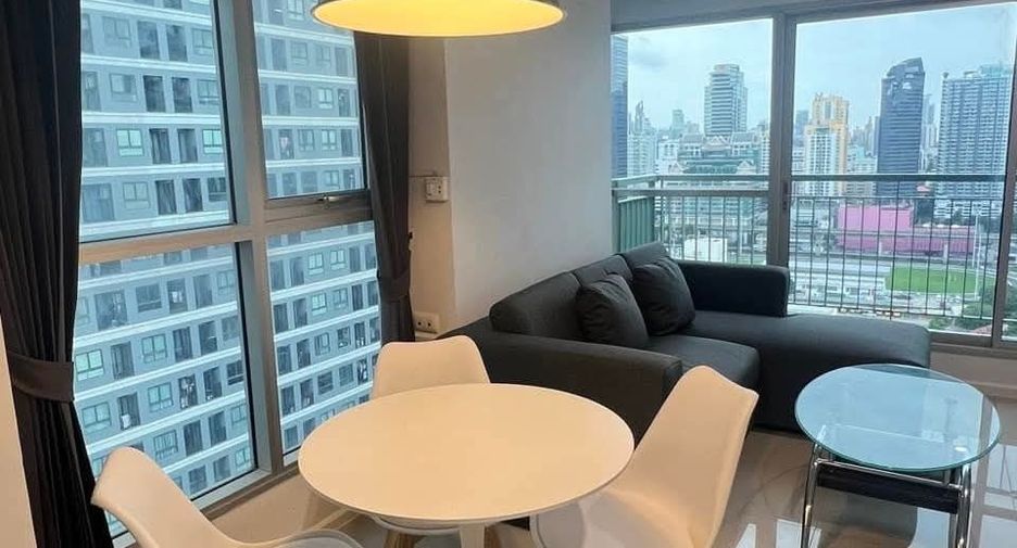 For rent 2 bedrooms condo in Huai Khwang, Bangkok