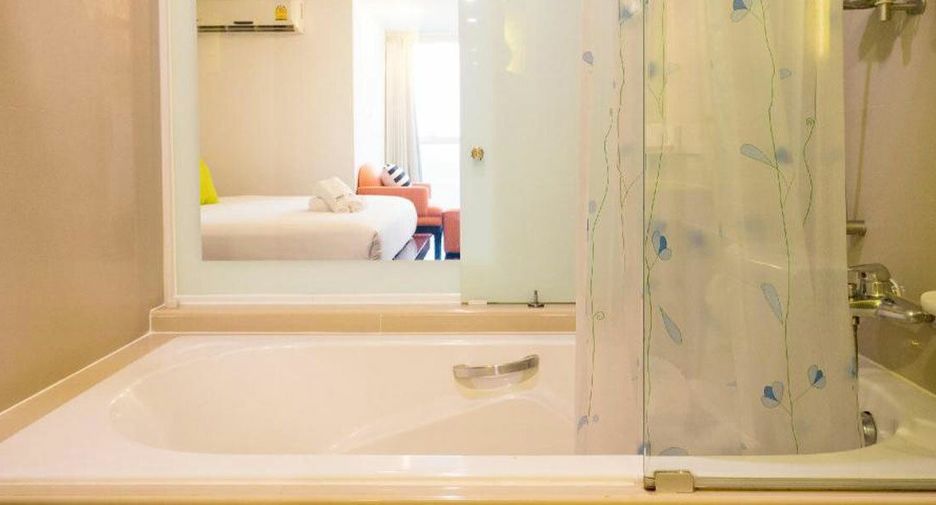 For rent 1 bed apartment in Watthana, Bangkok