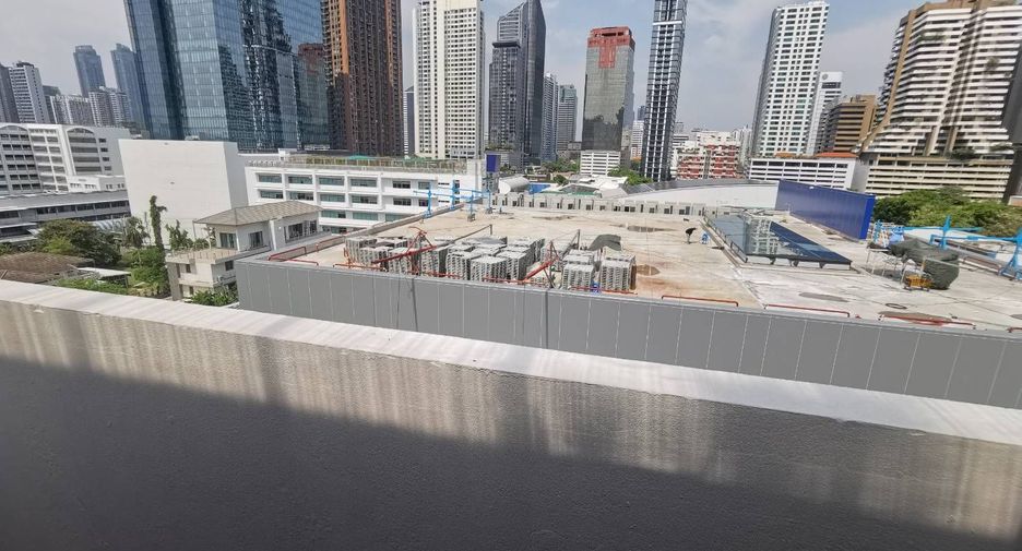 For rent 3 bedrooms condo in Watthana, Bangkok