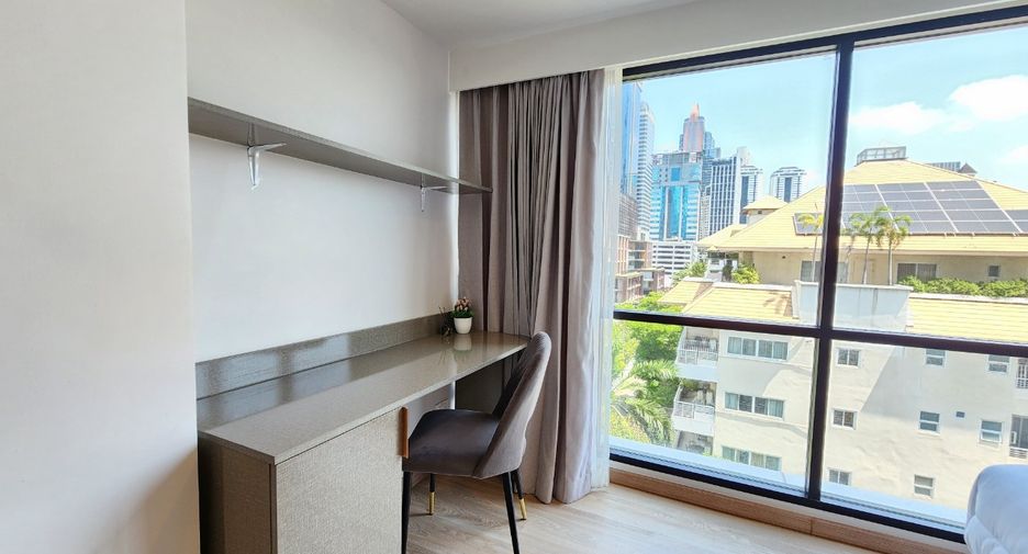 For rent 3 bedrooms condo in Sathon, Bangkok