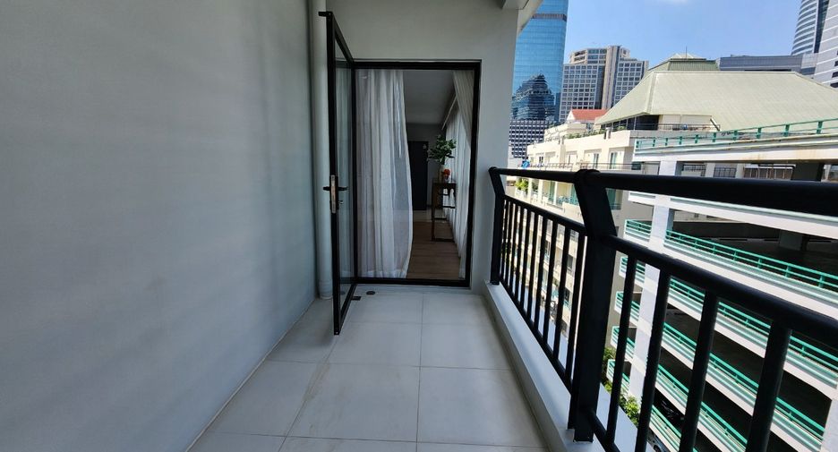 For rent 3 bedrooms condo in Sathon, Bangkok