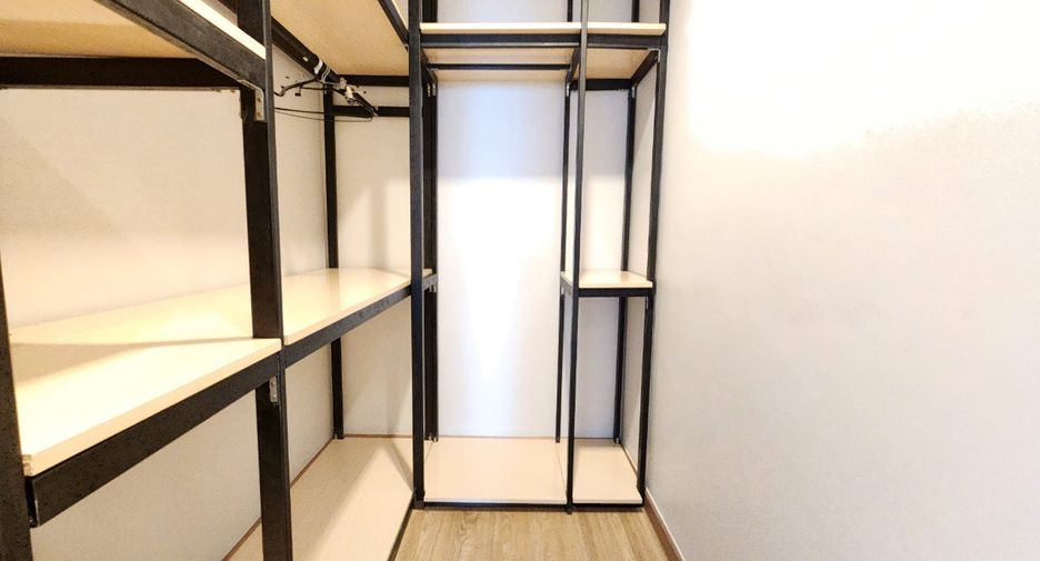 For rent 3 bedrooms condo in Sathon, Bangkok