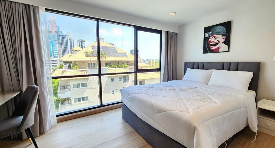 For rent 3 bedrooms condo in Sathon, Bangkok