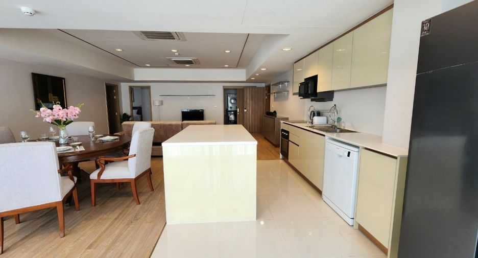 For rent 3 bedrooms condo in Sathon, Bangkok