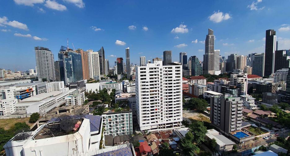For rent 3 ベッドルーム condo in Watthana, Bangkok