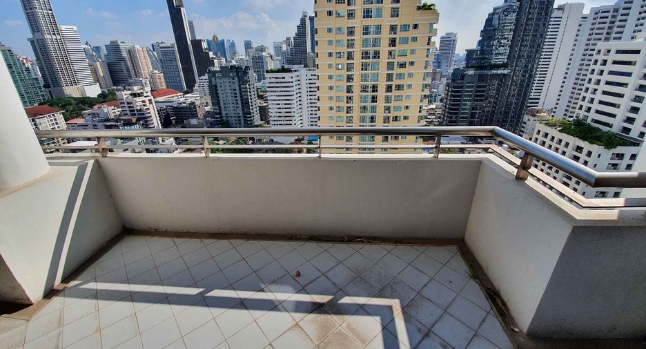For rent 3 ベッドルーム condo in Watthana, Bangkok
