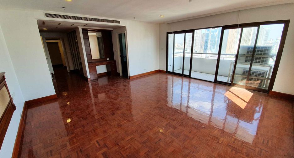 For rent 3 ベッドルーム condo in Watthana, Bangkok