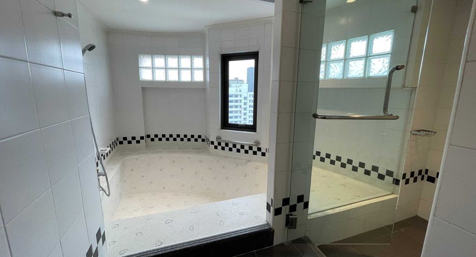 For rent 3 ベッドルーム condo in Watthana, Bangkok