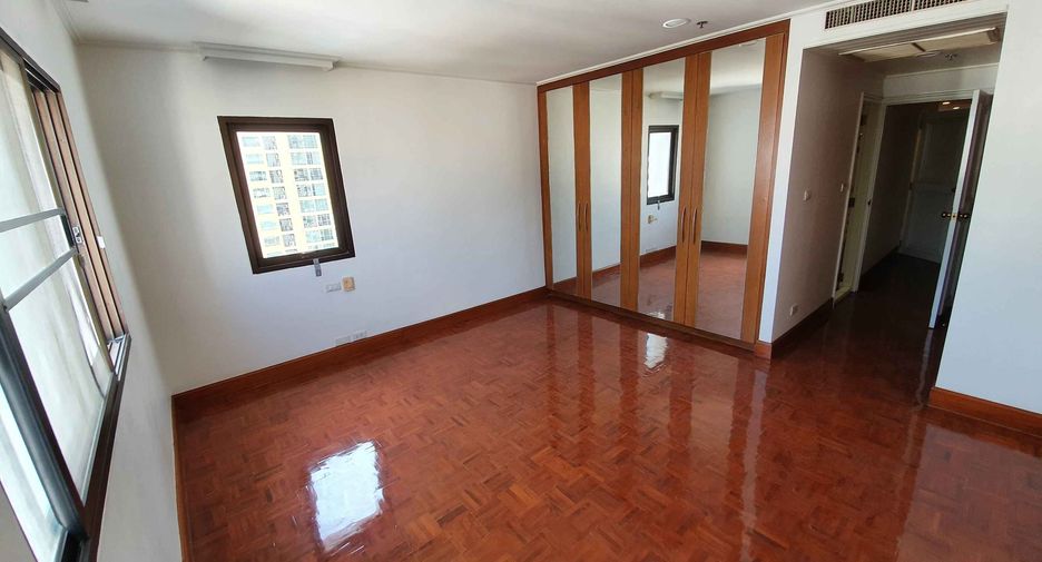 For rent 3 ベッドルーム condo in Watthana, Bangkok